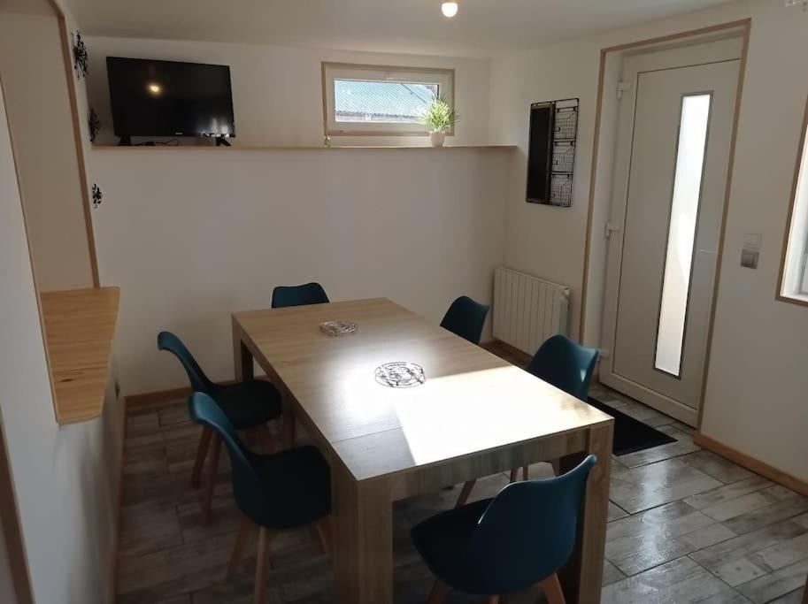 Maison De Campagne Avec Cour Sées Eksteriør billede